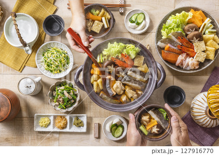 いつもの食卓 寄せ鍋 127916770