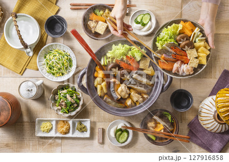 いつもの食卓 寄せ鍋 いつもの食卓 寄せ鍋 127916858