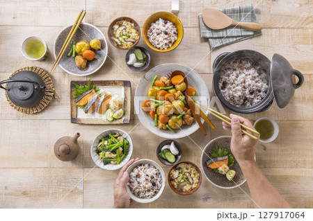 いつもの食卓 肉じゃが いつもの食卓 肉じゃが 127917064