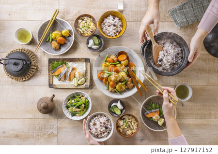 いつもの食卓 肉じゃが いつもの食卓 肉じゃが 127917152