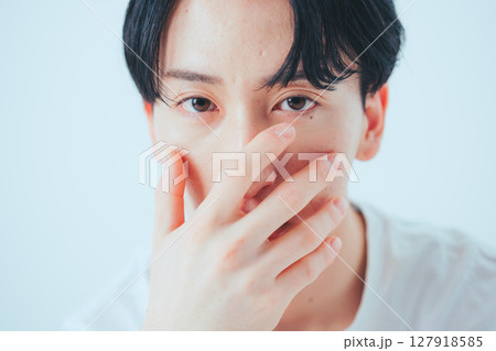 男性の目元ケア — ナチュラルでリアルなパーツビューティカット 男性の目元ケア — ナチュラルでリアルなパーツビューティカット 127918585