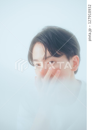 やわらかなヴェールに包まれて — アンニュイな眼差し 127918932