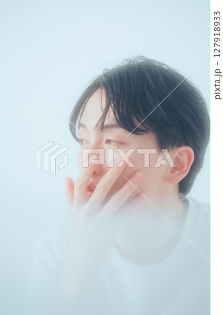 やわらかなヴェールに包まれて — アンニュイな眼差し 127918933