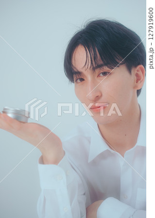 ナチュラルスマイルの韓国メンズ × ケアバーム ナチュラルスマイルの韓国メンズ × ケアバーム 127919600