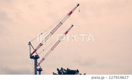 高所クレーン 127919627