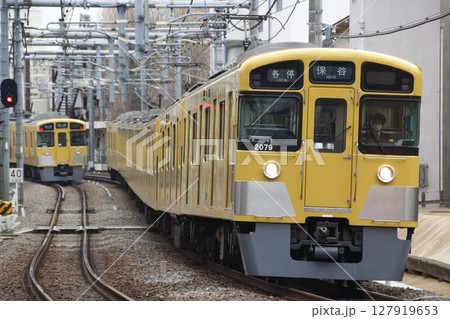 西武池袋線:旧上り屋敷駅跡を通過する2000系電車(東京都豊島区) 西武池袋線:旧上り屋敷駅跡を通過する2000系電車(東京都豊島区) 127919653