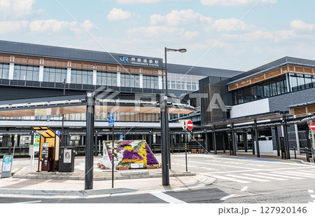 福井県あわら市　快晴のJR芦原温泉駅（正面口） 127920146