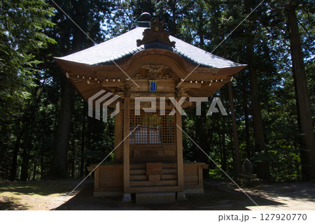 牛伏寺（ごふせじ）　聖徳太子殿（太子堂）　長野県松本市 127920770