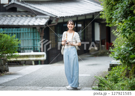 女子旅　カメラ女子　旅行 127921585