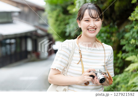 女子旅　カメラ女子　旅行 127921592
