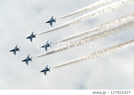 展示飛行のブルーインパルス 127922427