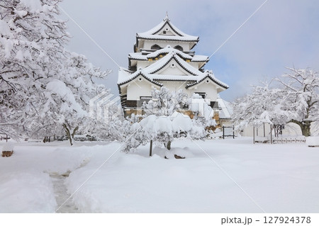 「国宝」彦根城・天守の雪景色/最強寒波の日/日本100名城/日本の音風景100選/琵琶湖国定公園 127924378