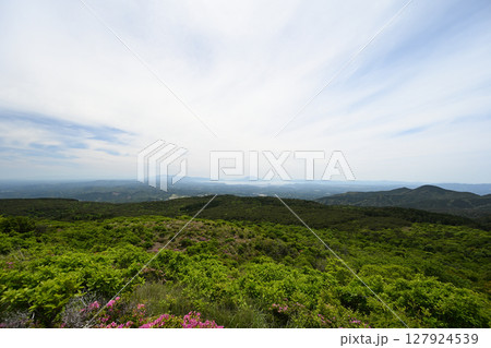 霧島から桜島が見える広大な風景 霧島から桜島が見える広大な風景 127924539