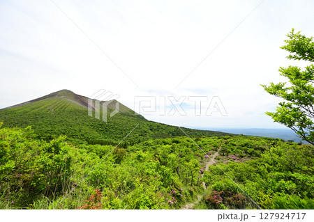 高千穂峰の自然風景 127924717