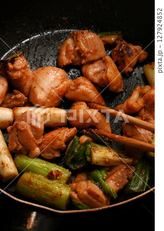 鶏もも肉のねぎ焼き 127924852
