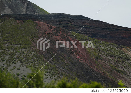 高千穂峰の美しい登山道 高千穂峰の美しい登山道 127925090