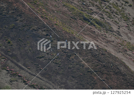 登山者の風景 登山者の風景 127925254