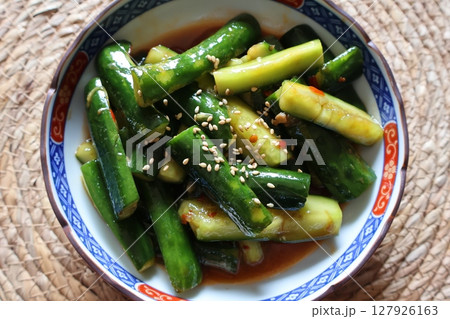 ピリ辛キュウリ 127926163