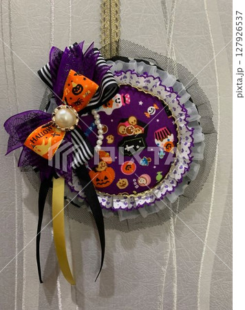 ハロウィンの飾り物 127926537