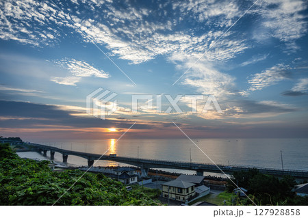 日立駅から撮影した日の出風景 日立駅から撮影した日の出風景 127928858