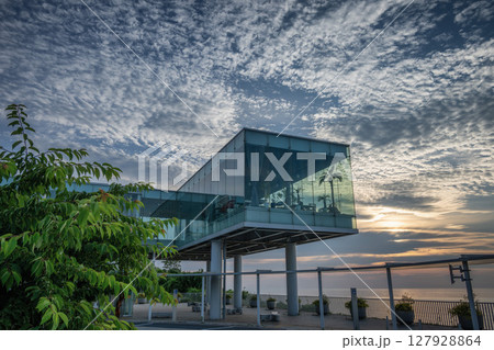 日立駅から撮影した日の出風景 日立駅から撮影した日の出風景 127928864