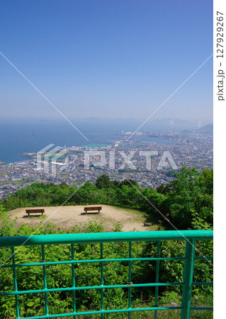 愛媛県四国中央市　具定展望台から川之江・荘内半島方面を望む 127929267