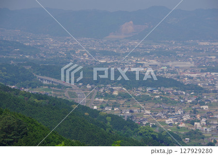 愛媛県四国中央市 具定展望台から豊岡町・土居町方面を望む 愛媛県四国中央市 具定展望台から豊岡町・土居町方面を望む 127929280