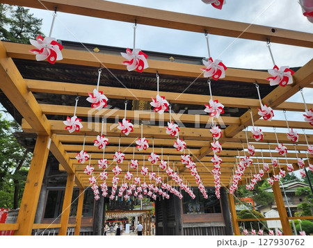 竹駒神社　夏詣のたくさんの風車 127930762