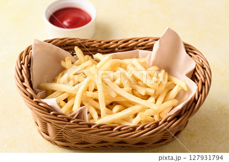 フライドポテト 127931794