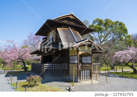 京都　渉成園の傍花閣（ぼうかかく） 127932705
