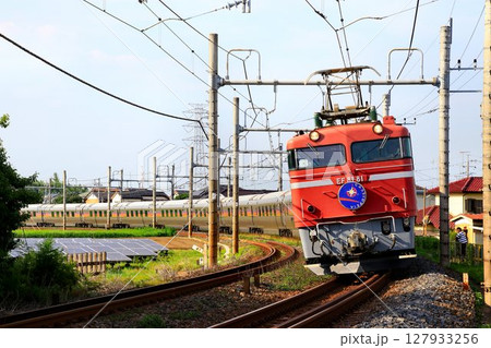 さよなら寝台特急『カシオペア』… EF81電気機関車牽引のE26系客車 127933256
