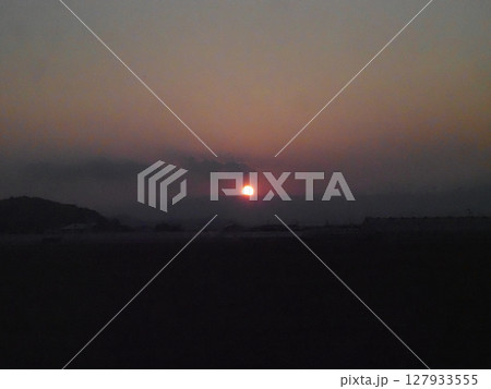 初夏の夕暮れ(花と緑の広場から見た香長平野の夕焼け) 初夏の夕暮れ(花と緑の広場から見た香長平野の夕焼け) 127933555