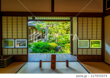 福岡県　甘木市　秋月の町並み 127935074