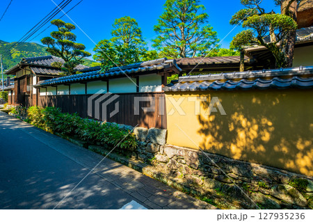 福岡県　甘木市　秋月の町並み 127935236