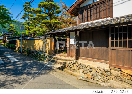 福岡県　甘木市　秋月の町並み 127935238