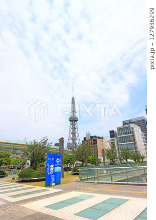 愛知県名古屋市、名古屋テレビ塔と水の宇宙船の風景 愛知県名古屋市、名古屋テレビ塔と水の宇宙船の風景 127936299