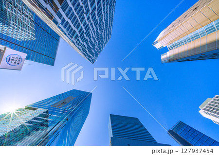 日本の東京都市景観 真夏のような暑さ…渋谷スクランブルスクエアなど渋谷の摩天楼を望む＝22日 127937454