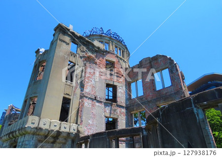 広島から世界平和の祈り原爆ドーム 127938176