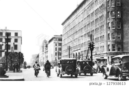 古写真 1932年 東京駅前 当時の丸ノ内ビルヂング 古写真 1932年 東京駅前 当時の丸ノ内ビルヂング 127938613