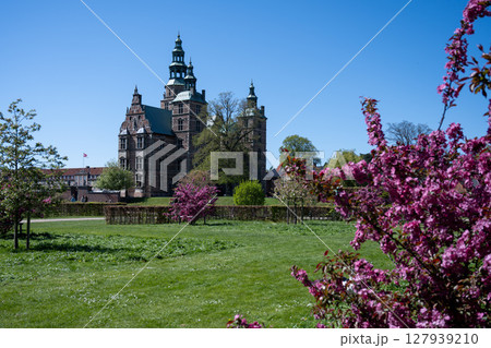 コペンハーゲン・春のローゼンボー城 ／デンマーク 127939210