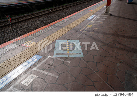 「あなたは何市で電車を待つ？」津田沼駅の面白い市境 127940494