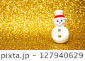 雪だるまと金の雪景色 127940629