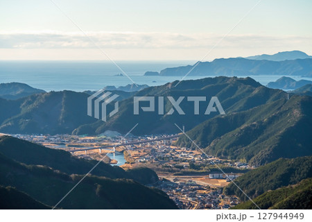 世界遺産 熊野古道伊勢路 「ツヅラト峠」頂上見晴台からの絶景 127944949