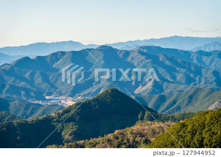 世界遺産 熊野古道伊勢路 「ツヅラト峠」頂上見晴台からの絶景 127944952