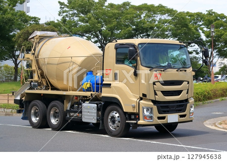 アジテータトラック(コンクリートミキサー車) アジテータトラック(コンクリートミキサー車) 127945638