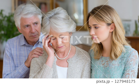 高齢者の不安と家族のサポート 高齢者の不安と家族のサポート 127948175
