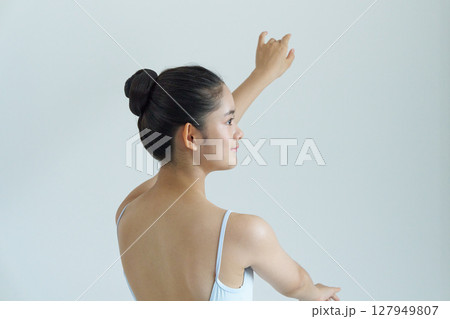 バレエダンサー 127949807