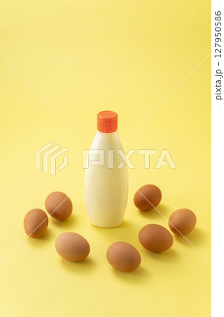 マヨネーズと卵 127950586