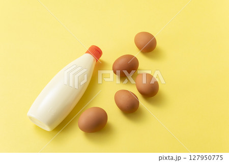 マヨネーズと卵 127950775