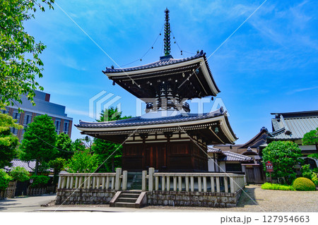 東京都　護国寺（ごこくじ）　多宝塔　国宝 127954663